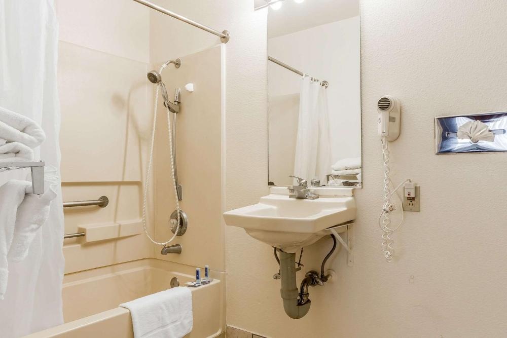 Double Room with Two Double Beds - Smoking